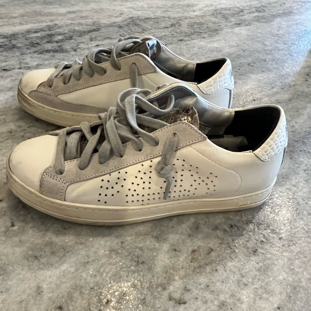 Excellent condition, only worn a few times, P448 John sneakers !